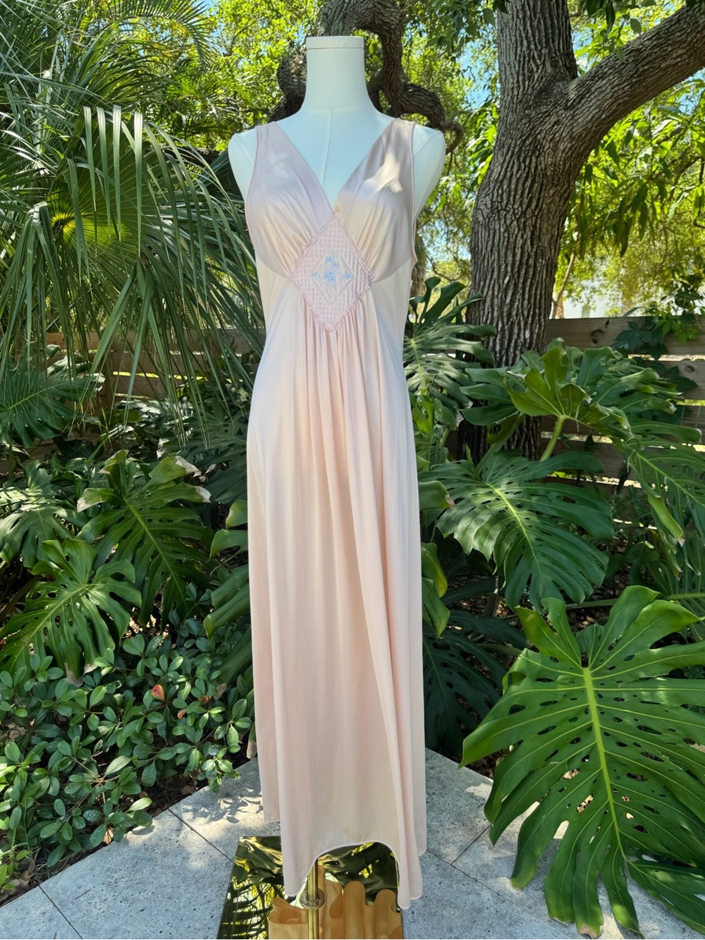 Vintage 1970s Vanity Fair Blush Pink Nylon Lounge Dress